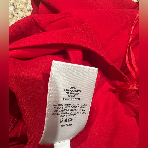 EXPRESS RED TWIST NECK FLARE LEG JUMPSUIT W/ POCKETS 10 - Picture 5 of 8